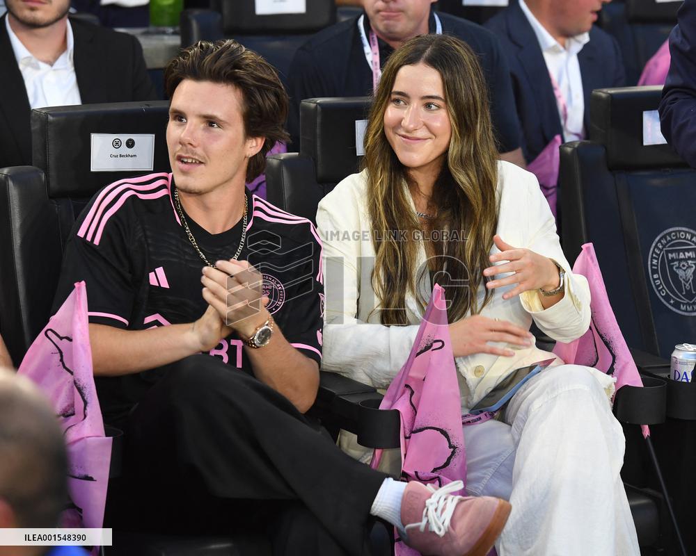 Lionel Messi Makes Debut For Inter Milan Cf Watched By A List Celebrities In The Crowd