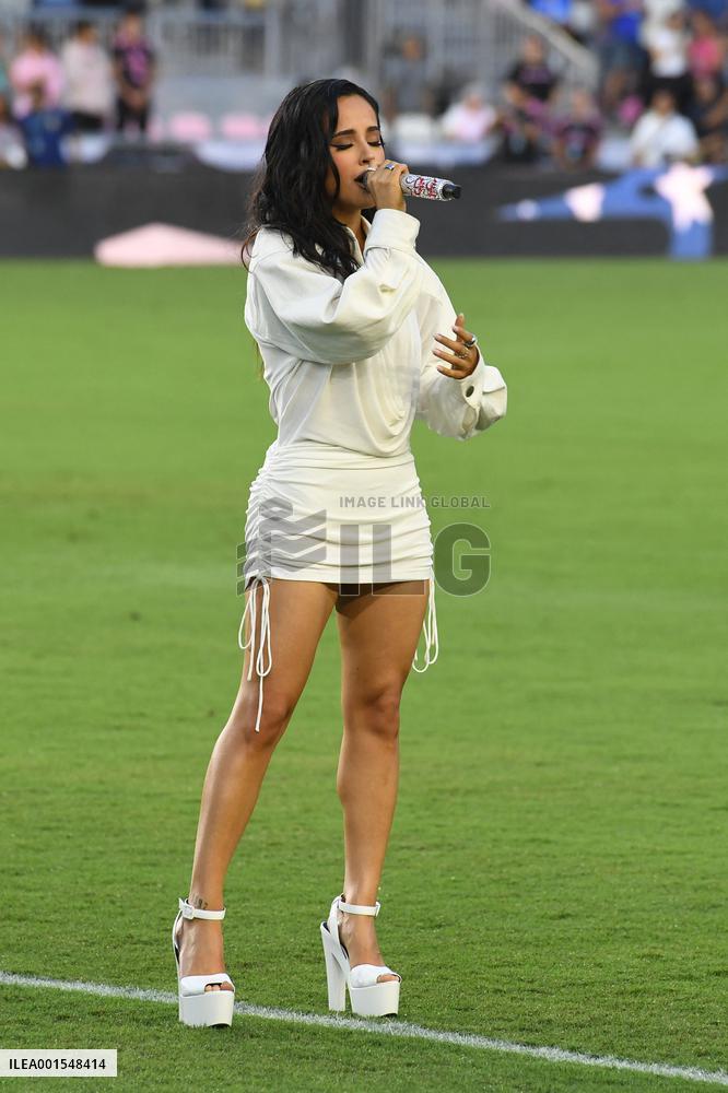 Lionel Messi Makes Debut For Inter Milan Cf Watched By A List Celebrities In The Crowd