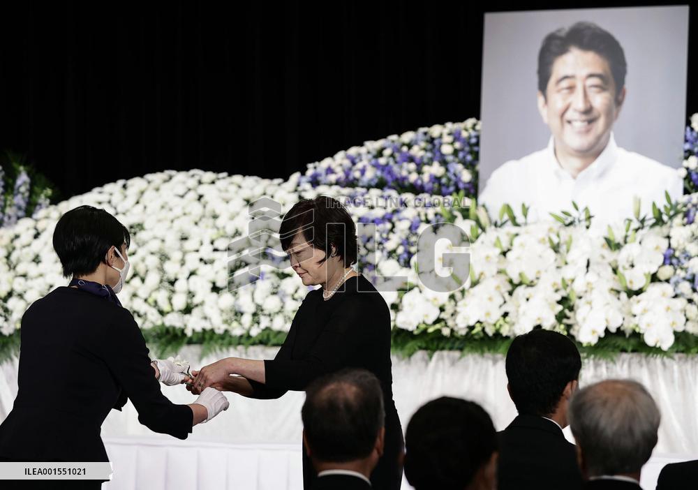 Gathering for slain ex-Japan PM Abe