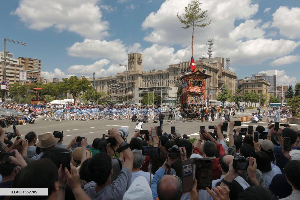 Yamahoko parade at Kyoto's Gion Festival