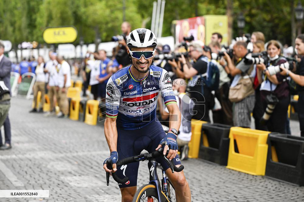 Jonas Vingegaard Wins Second Successive Tour De France - Paris