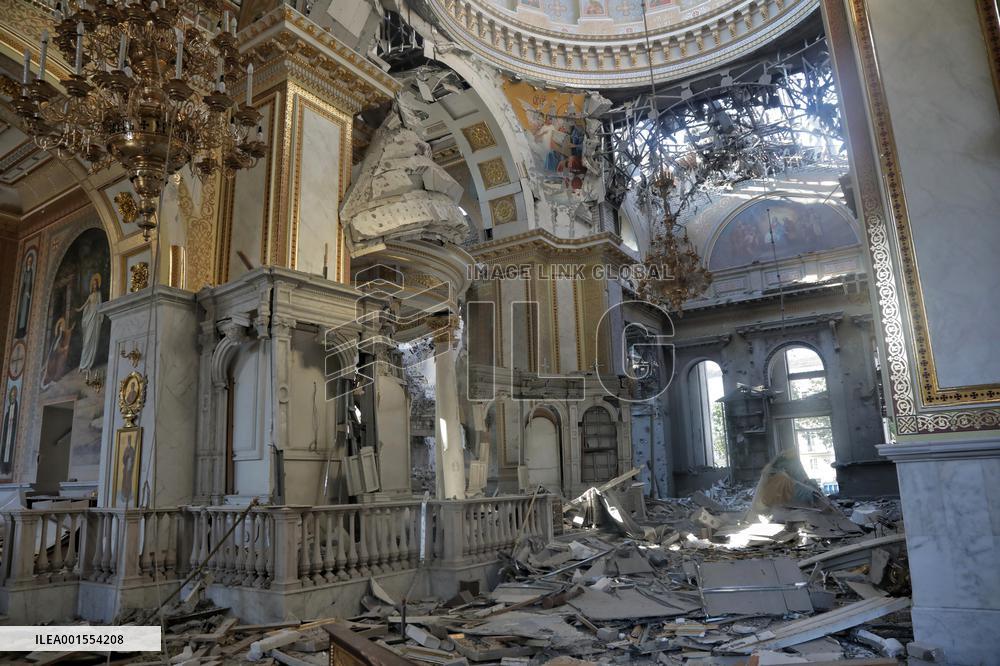 Russians attack Transfiguration Cathedral in Odesa