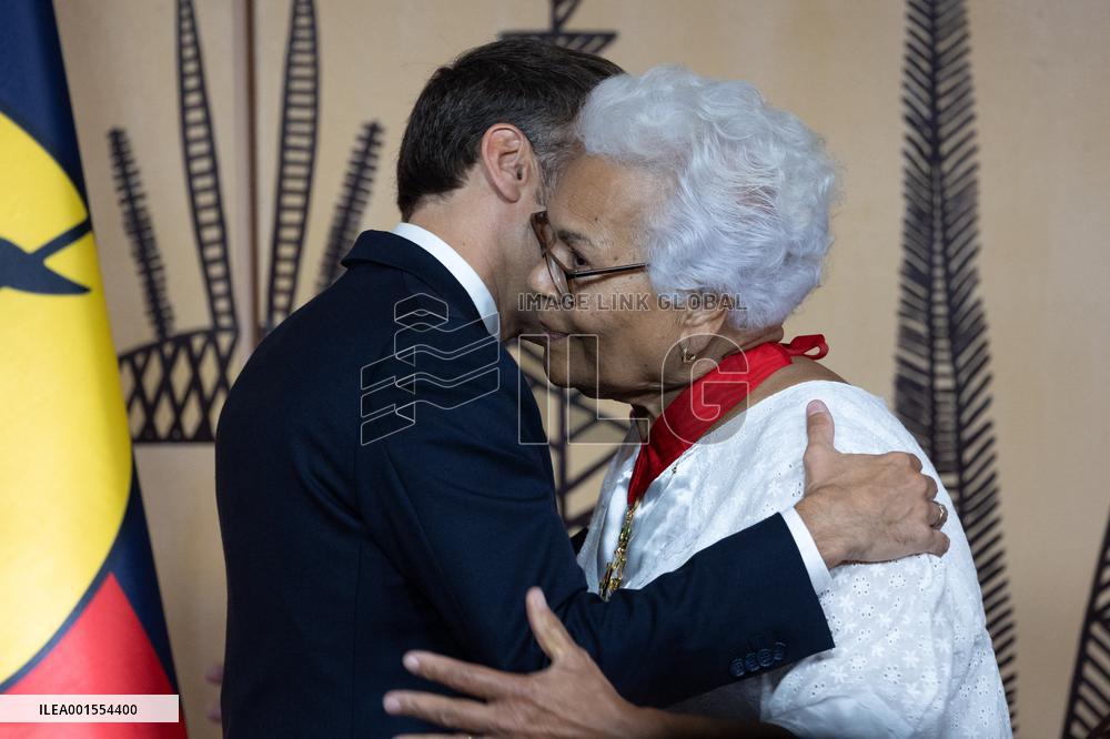 Emmanuel Macron makes Marie-Claude Tjibaou Commander of the Legion of Honor - Noumea