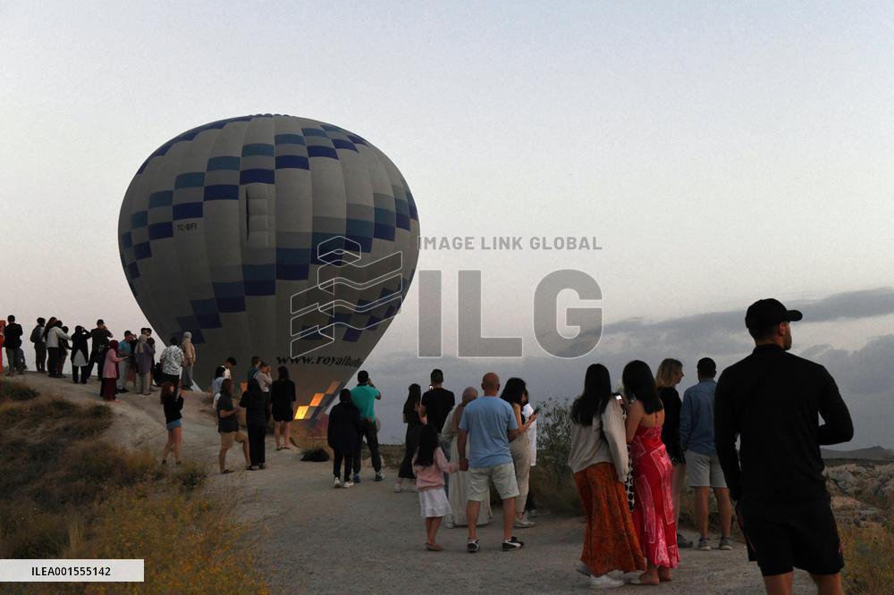 TÜRKIYE-CAPPADOCIA-HOT-AIR BALLOONS