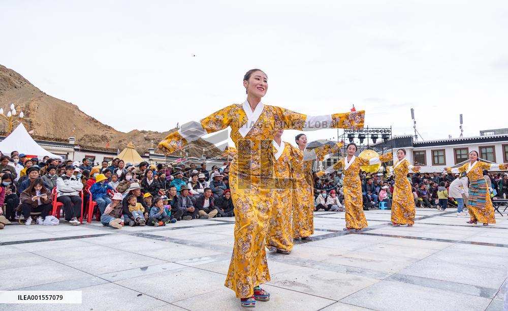 CHINA-TIBET-TINGRI-MOUNT QOMOLANGMA-MUSIC AND FOOD FESTIVAL (CN)