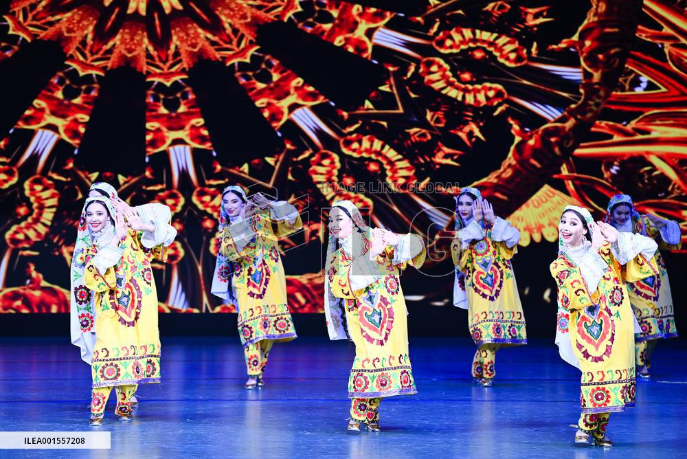 CHINA-XINJIANG-URUMQI-DANCE FESTIVAL-UZBEK DANCE TROUPE (CN)