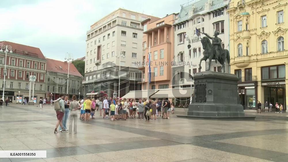 Chinese police officers join Croatia's Safe Tourist Season patrol