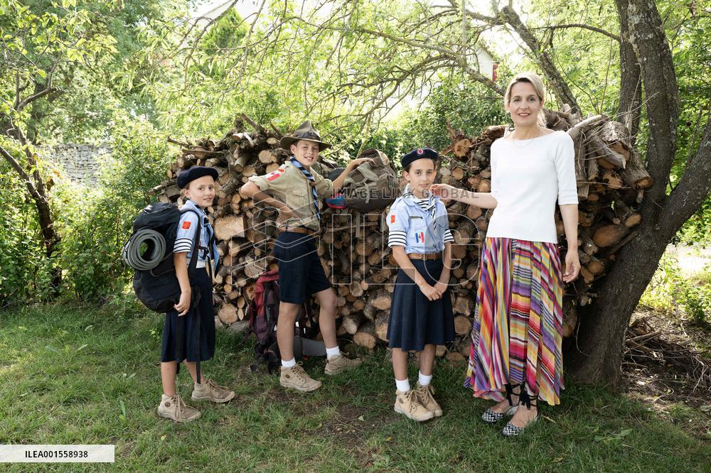 Exclusive - Prince Jean d’Orleans And Family Photo Session - France