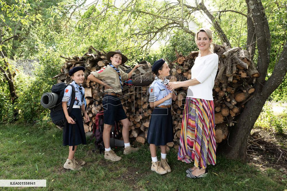 Exclusive - Prince Jean d’Orleans And Family Photo Session - France