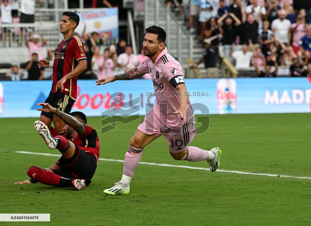 Lionel Messi playing in the League's Cup match against Atlanta United