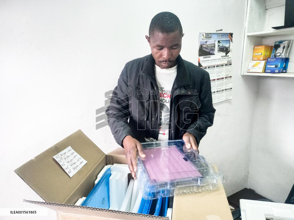 MALAWI-BLANTYRE-CHINESE ONLINE SHOPS-ENTREPRENEURIAL DREAMS
