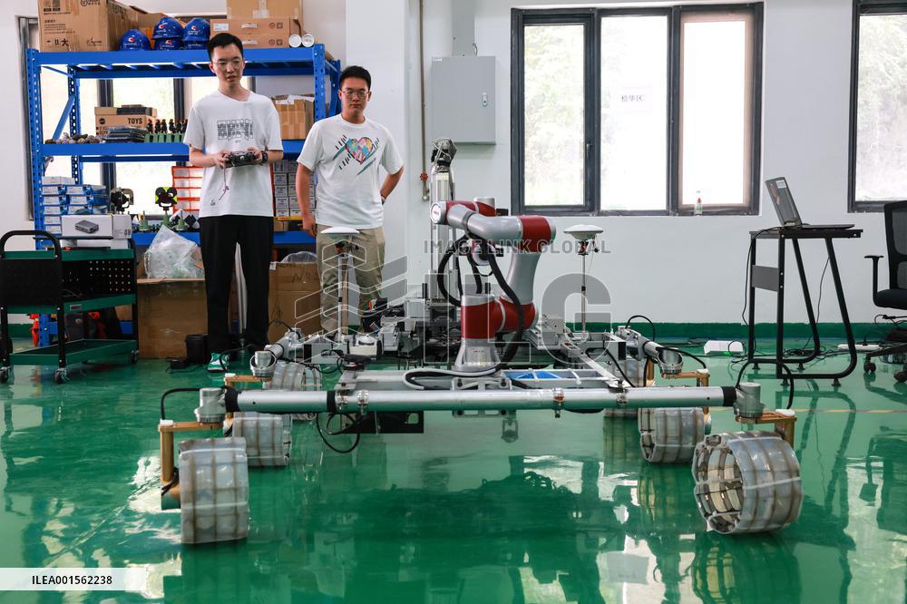 (EyesonSci)CHINA-GUIZHOU-FAST-TELESCOPE-ROBOTIC SYSTEM (CN)