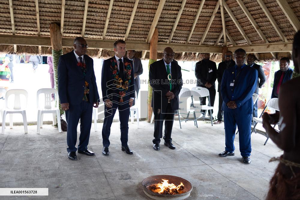 Macron meets Vanuatu Prime Minister - Vanuatu