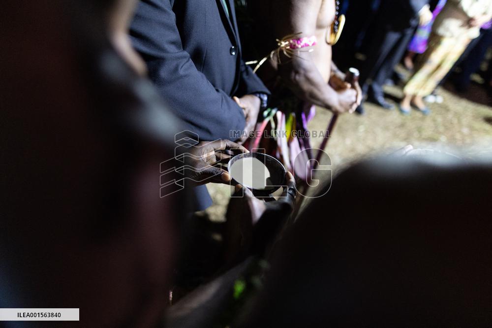 Macron at the Melanesian art Festival - Vanuatu