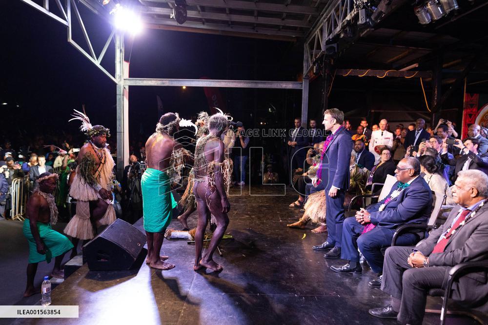 Macron at the Melanesian art Festival - Vanuatu