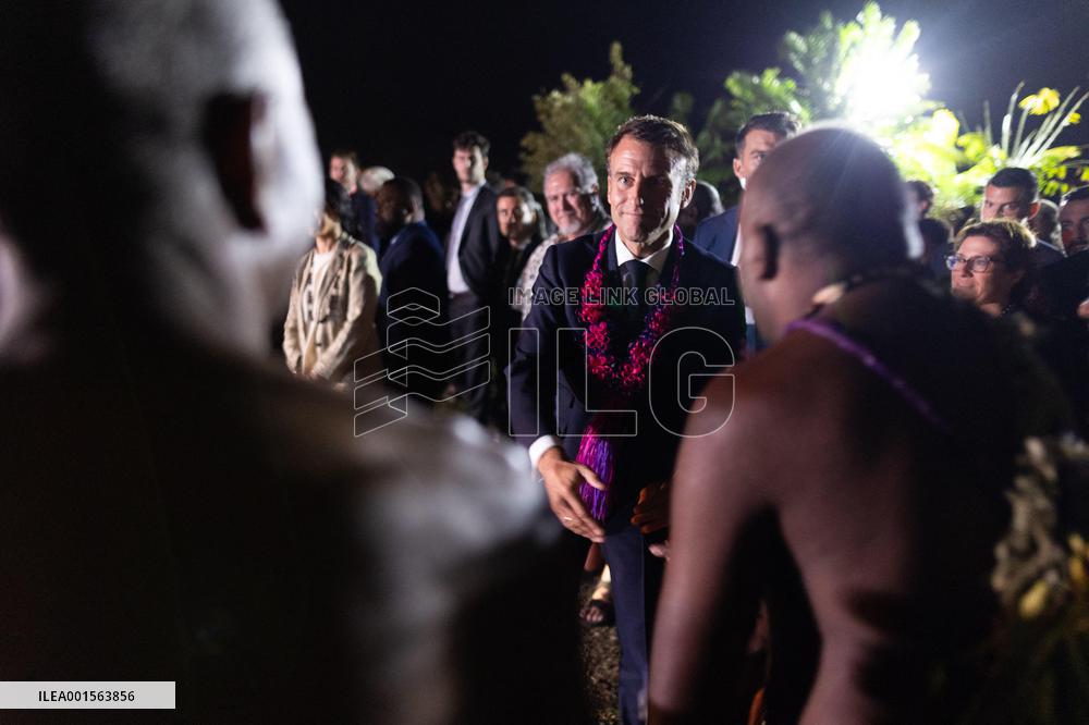 Macron at the Melanesian art Festival - Vanuatu