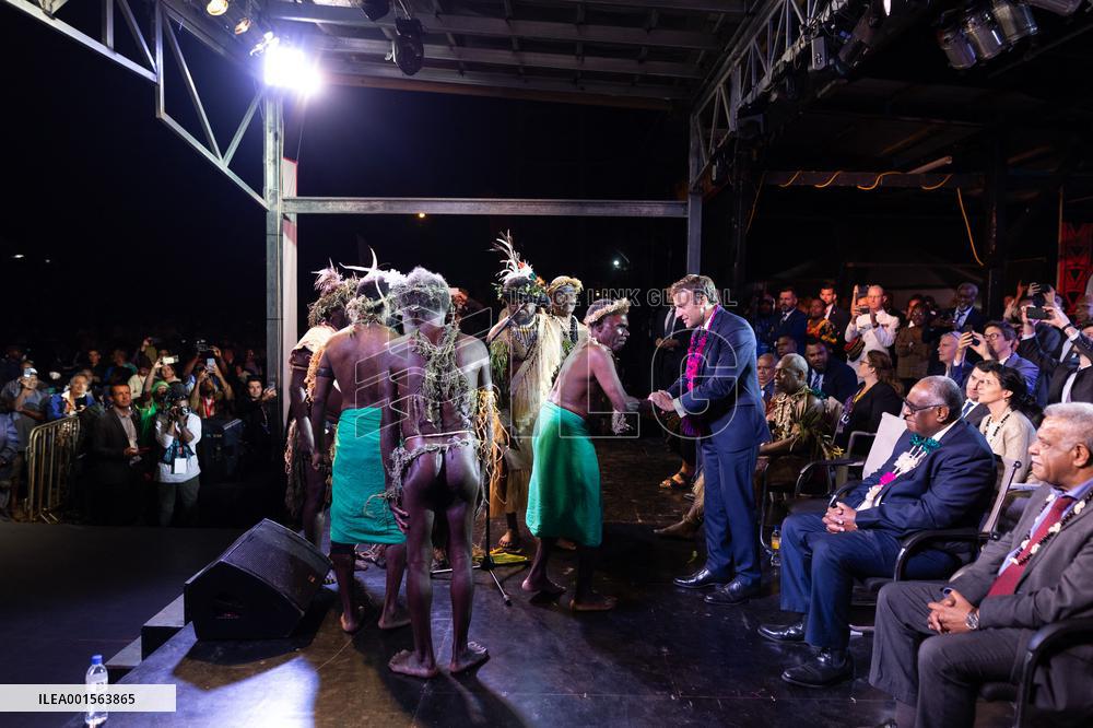 Macron at the Melanesian art Festival - Vanuatu