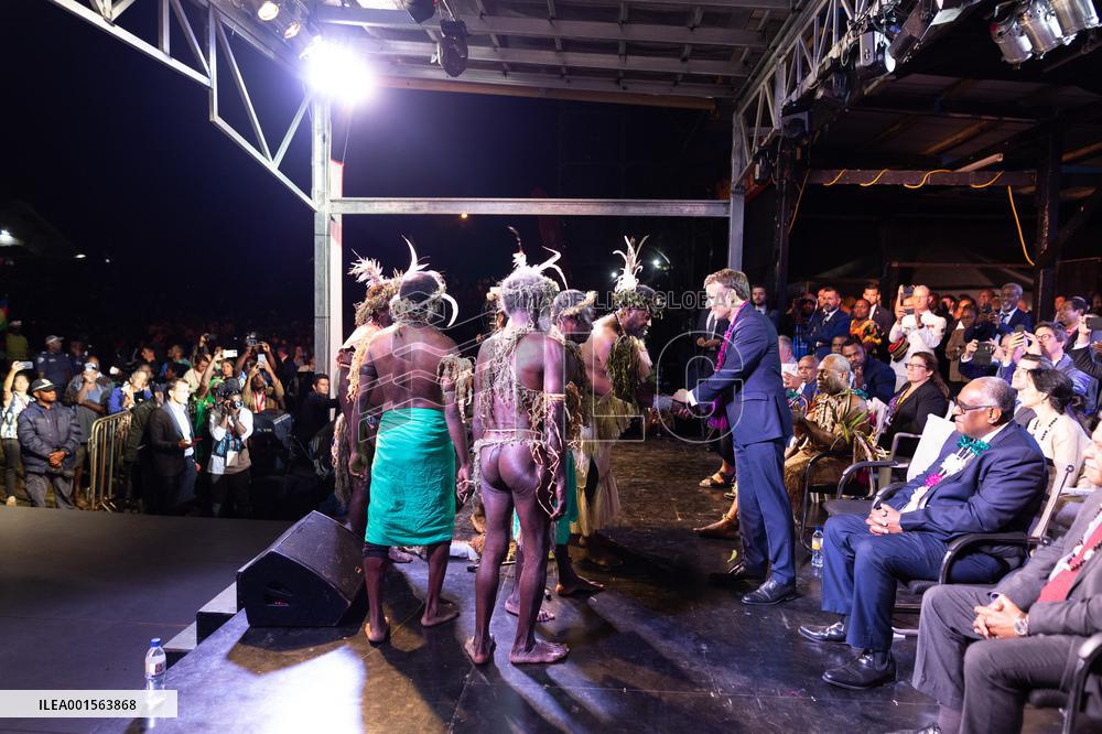Macron at the Melanesian art Festival - Vanuatu