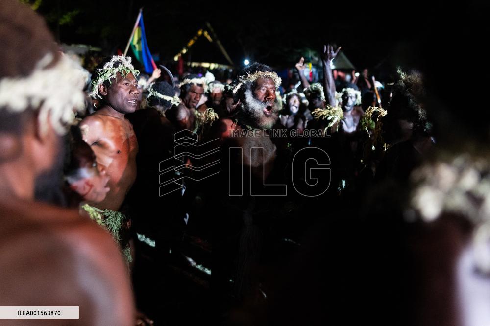 Macron at the Melanesian art Festival - Vanuatu