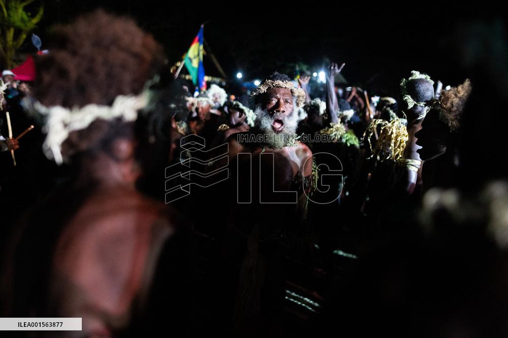 Macron at the Melanesian art Festival - Vanuatu