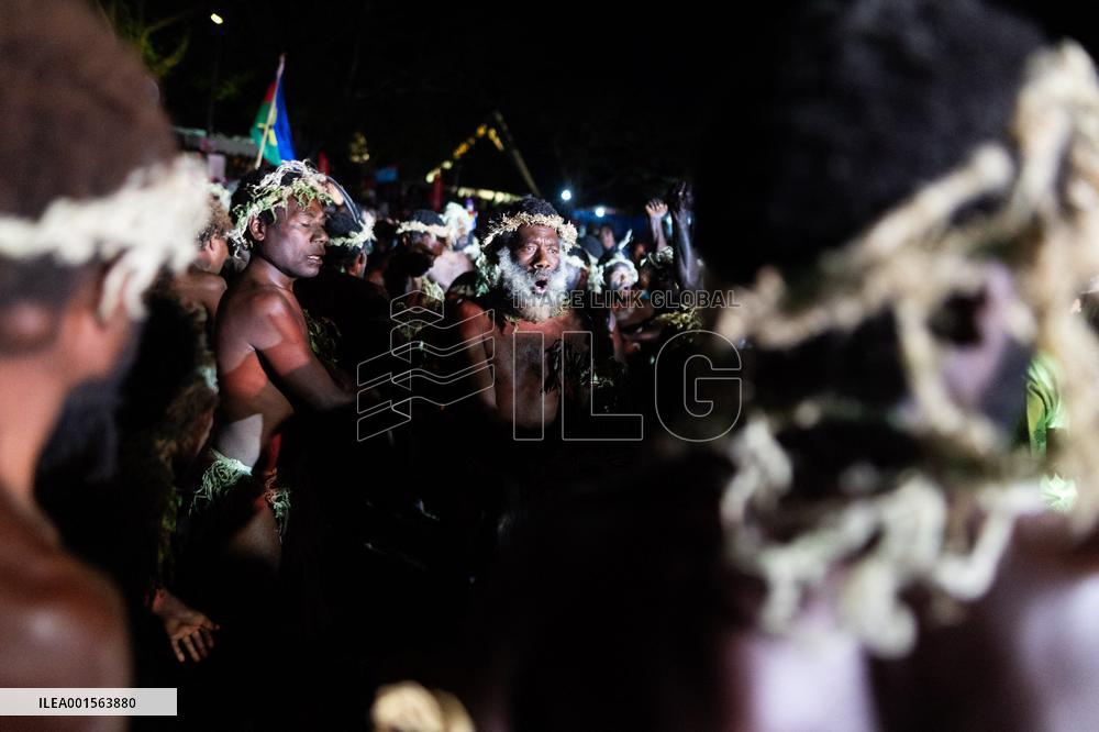 Macron at the Melanesian art Festival - Vanuatu