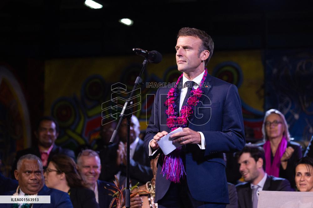 Macron at the Melanesian art Festival - Vanuatu