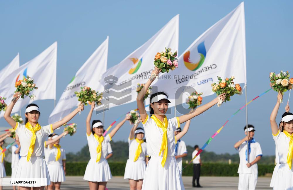 (Chengdu Universiade) CHINA-SICHUAN-CHENGDU-BURUNDIAN PRESIDENT-ARRIVAL (CN)