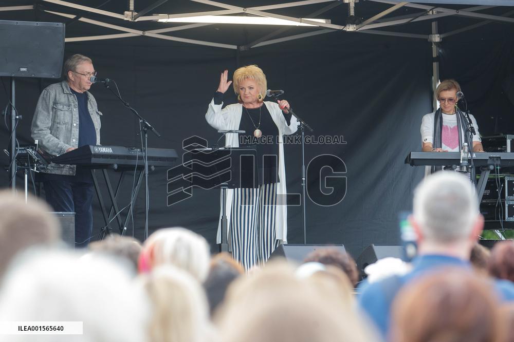 Anne Veski concert