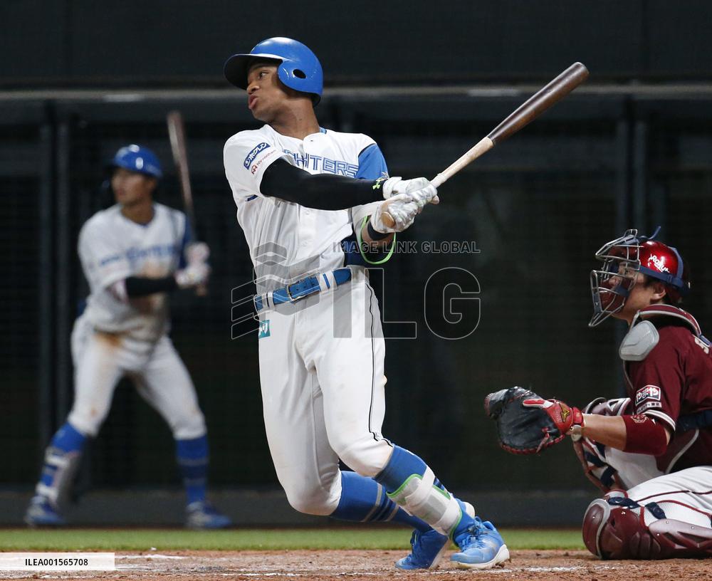 Baseball: Mannami hits go-ahead double