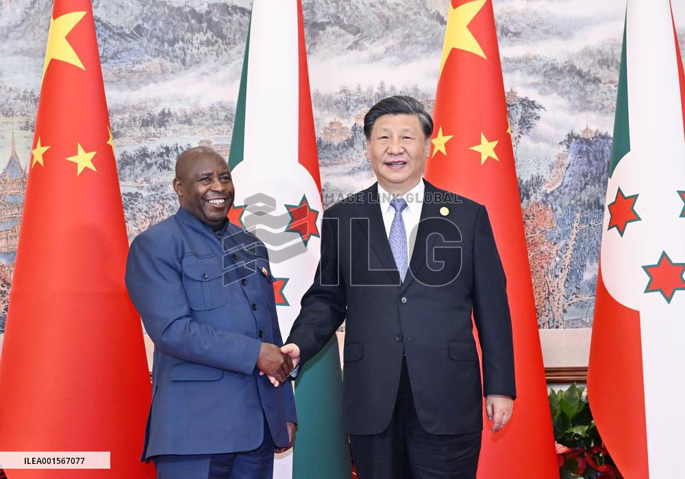 (Chengdu Universiade) CHINA-SICHUAN-CHENGDU-XI JINPING-BURUNDIAN PRESIDENT-MEETING (CN)
