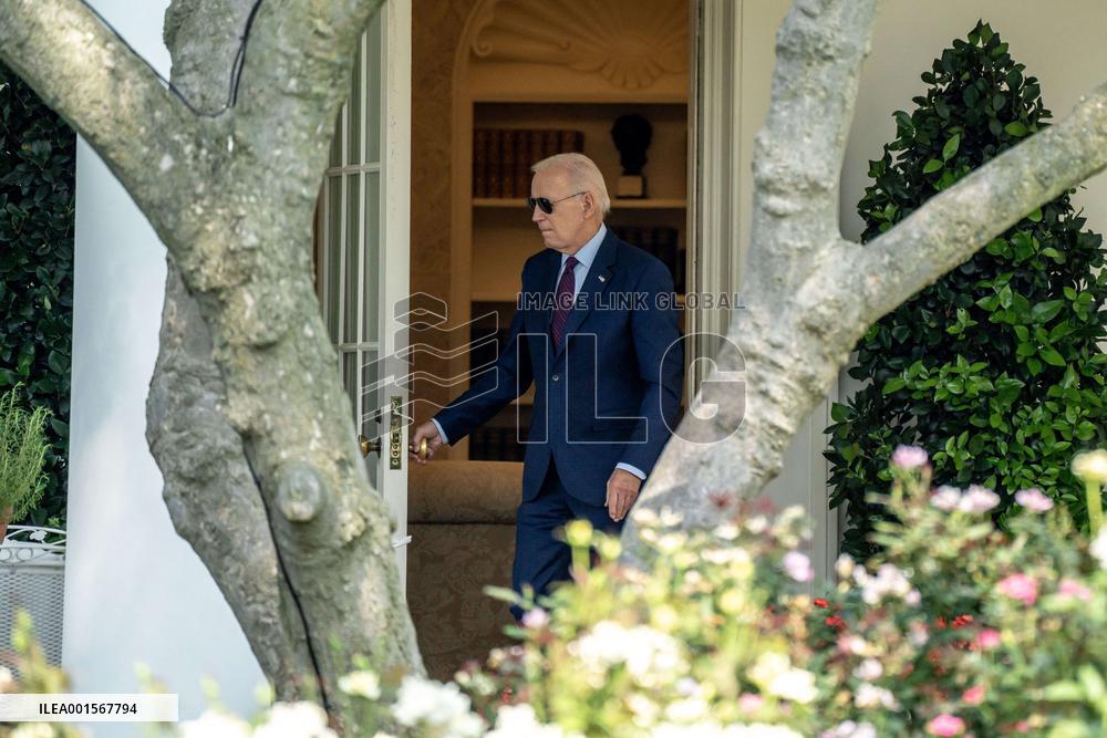 President Biden Boards Maine One On The South Lawn - DC