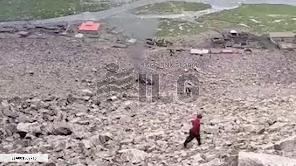 8 tourists killed, 9 injured as van falls into ravine in northern Pakistan