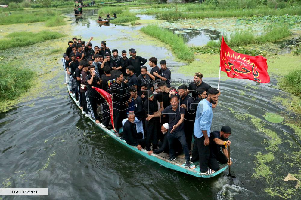 Muharram Procession In Boats - Kashmir