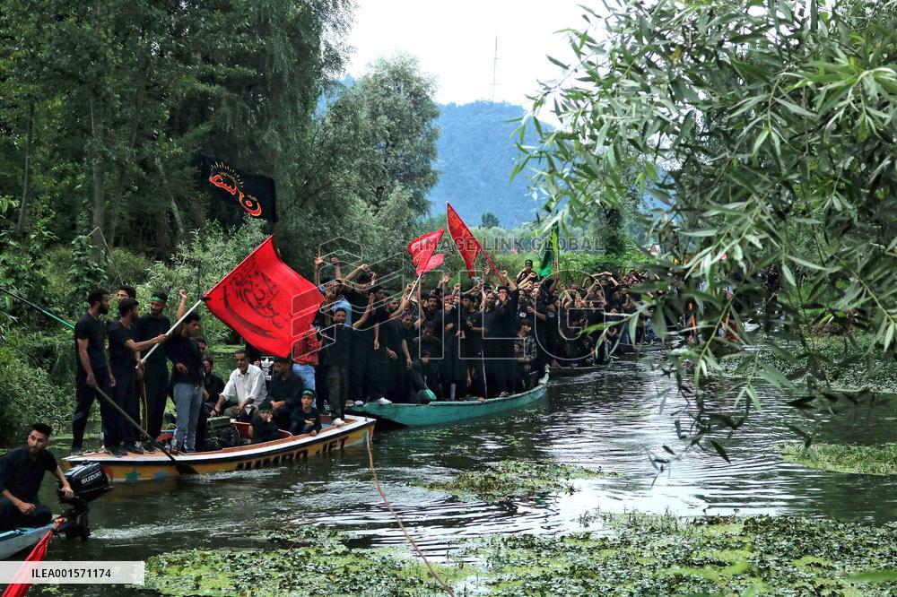 Muharram Procession In Boats - Kashmir