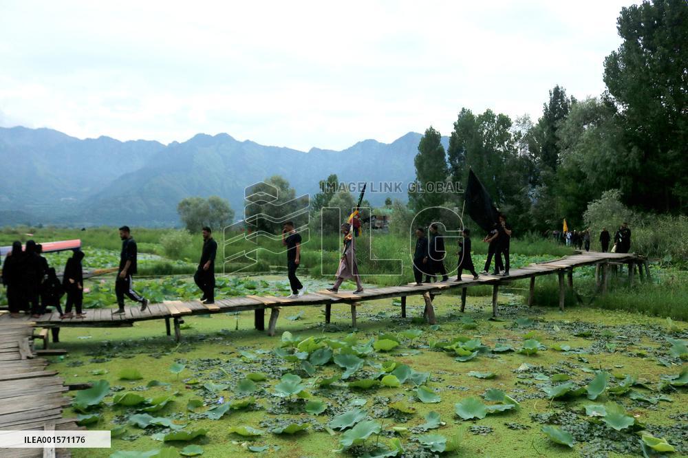 Muharram Procession In Boats - Kashmir