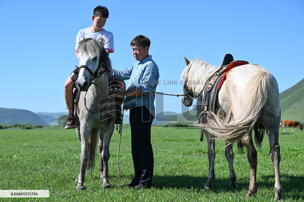 CHINA-INNER MONGOLIA-ULAN MOD GRASSLAND-HERDSMAN-SUMMER LIFE(CN)