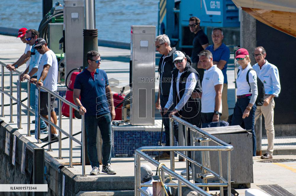 King Juan Carlos And Infanta Elena Take Part In A Regatta - Galicia