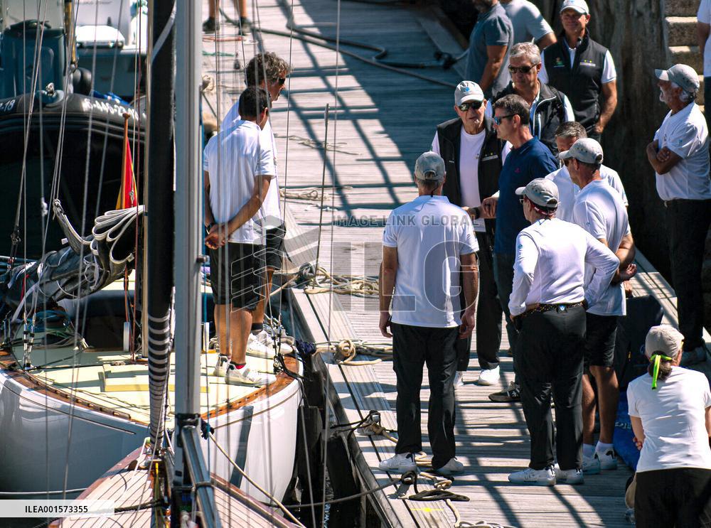 King Juan Carlos And Infanta Elena Take Part In A Regatta - Galicia