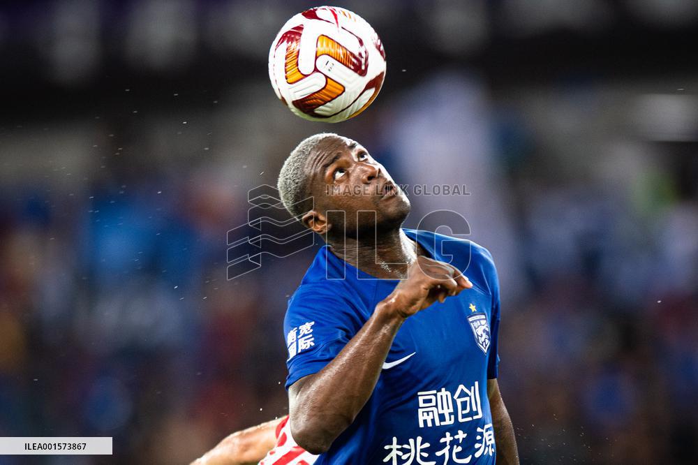 (SP)CHINA-WUHAN-FOOTBALL-CSL-WUHAN VS QINGDAO(CN)