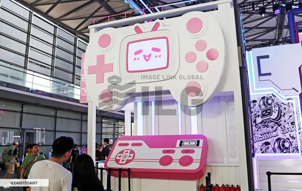 Showgirl At 2023ChinaJoy