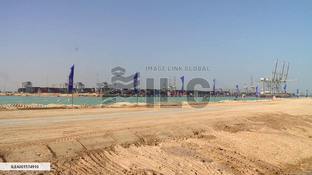 Int'l consortium starts development of new container terminal in Egypt