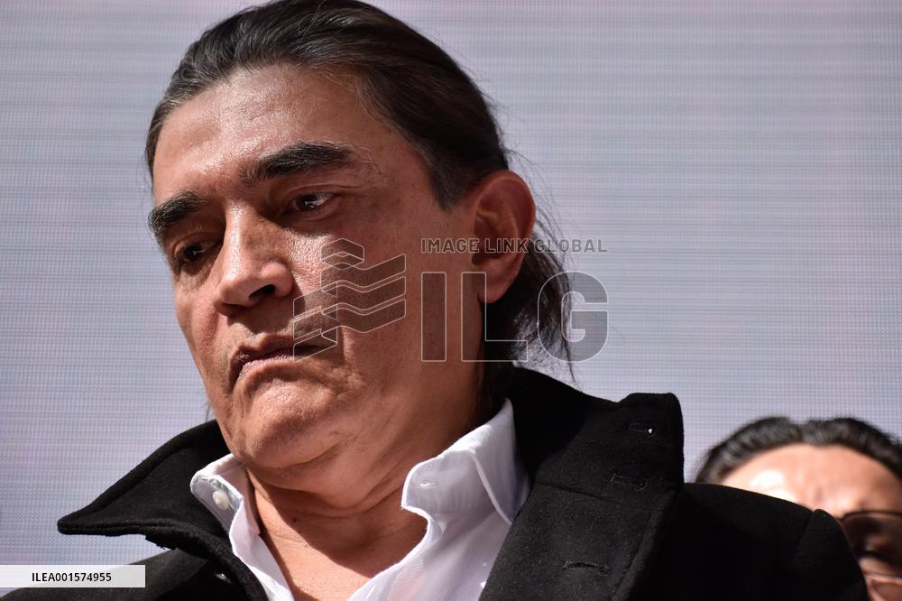 Gustavo Bolivar Announces Candidacy for Bogota's Mayor