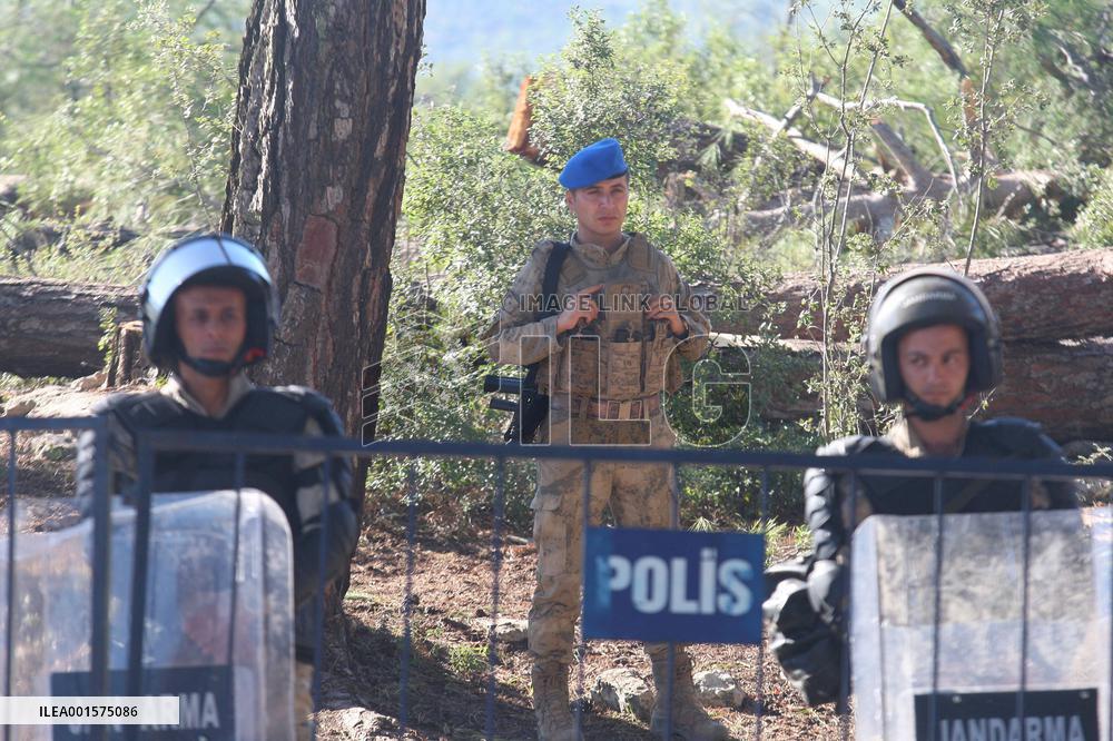 Protesters Occupy Forest To Stop Coal Mine Expansion - Turkey