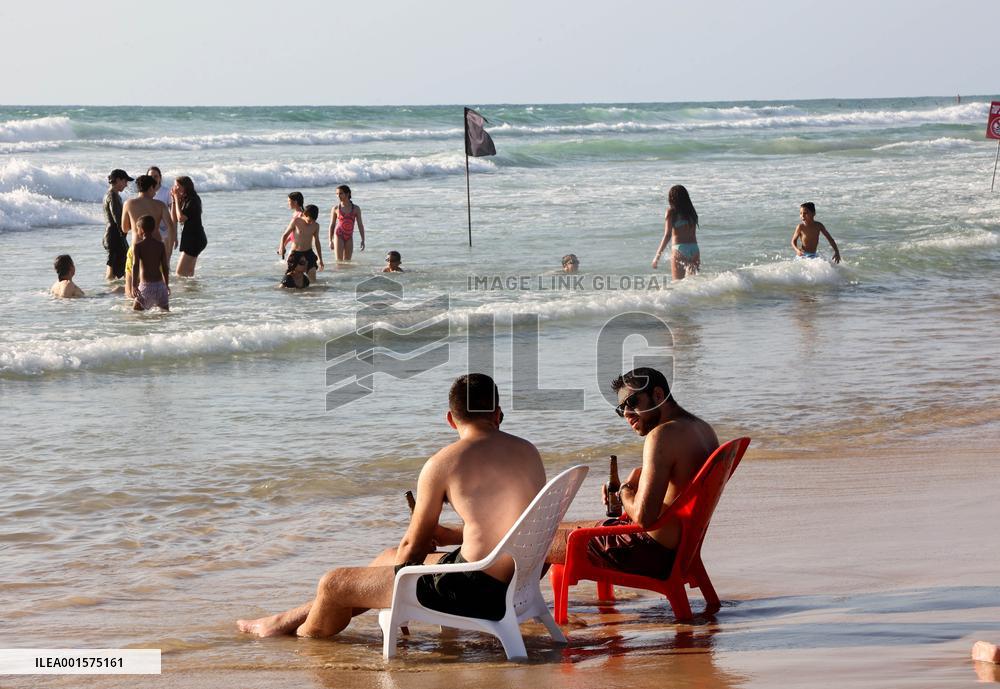 ISRAEL-RISHON LEZION-WEATHER-HEATWAVE