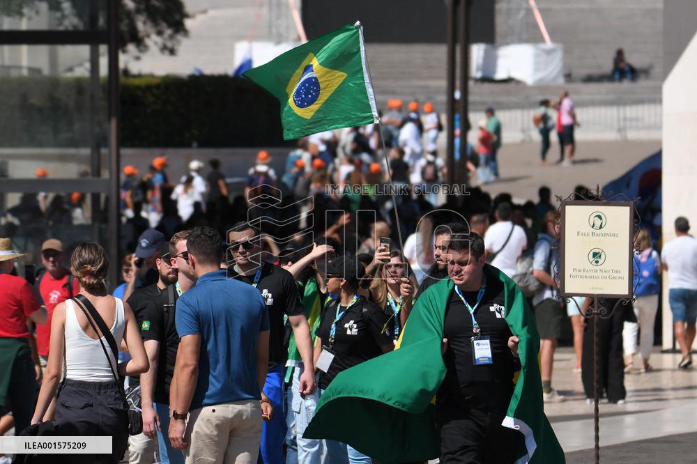 Youngsters Gather Ahead Of World Youth Day - Fatima