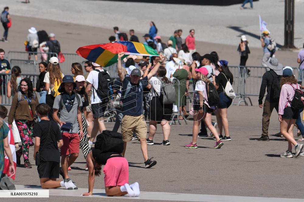 Youngsters Gather Ahead Of World Youth Day - Fatima