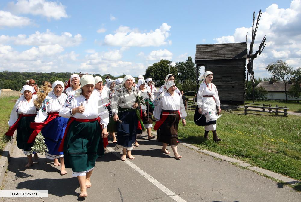 Ukrainian Bread Festival at Pyrohiv Museum