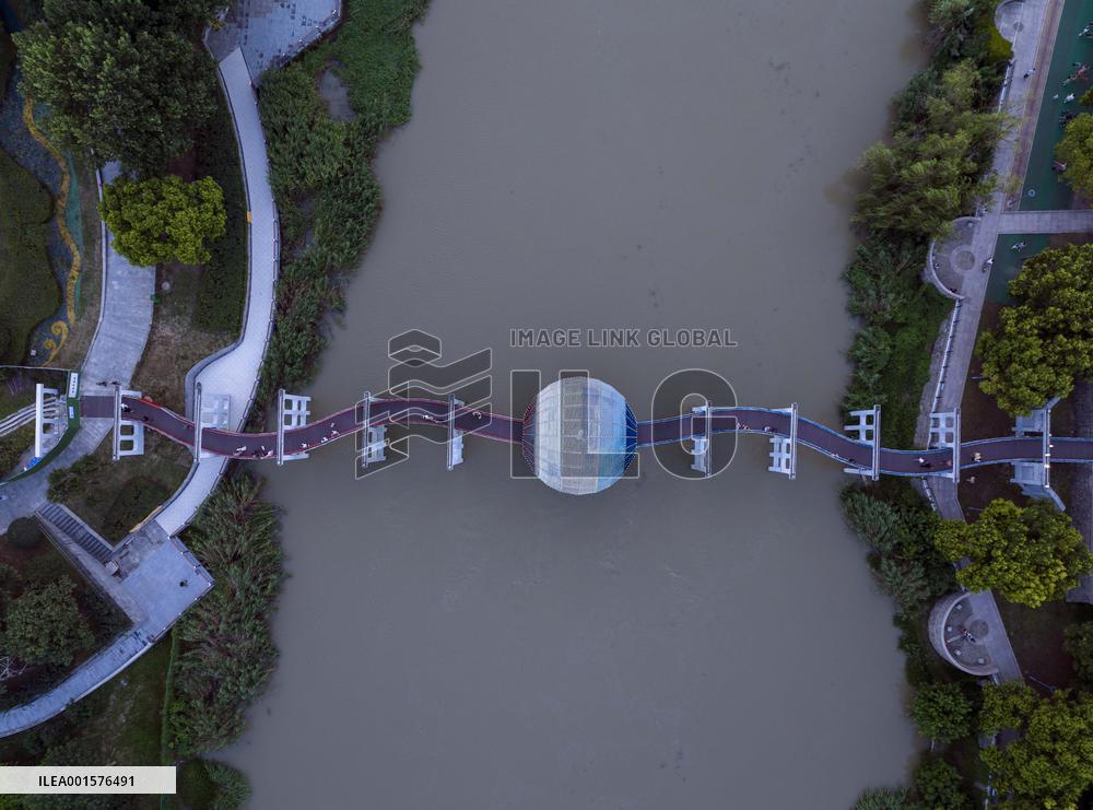 China North-South Geographical Demarcation Sculpture