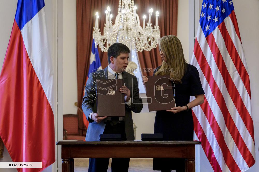 The United States and Chile sign a Bilateral Agreement to Preven