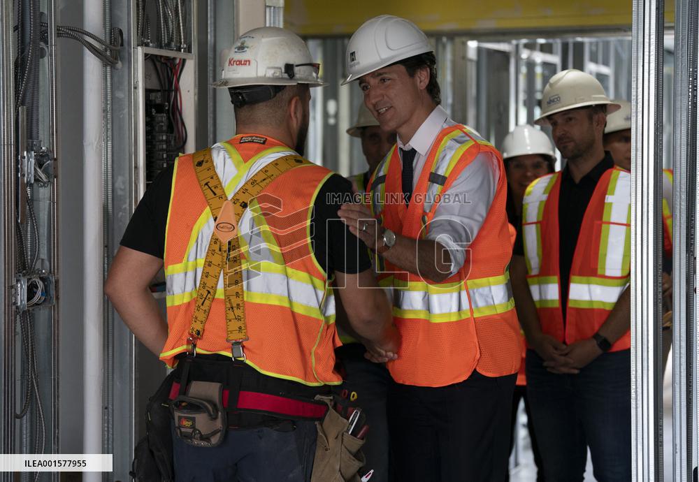 PM Trudeau Visits An Apartment Complex - Hamilton
